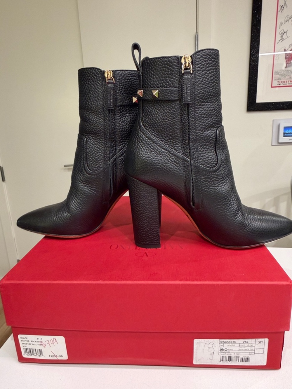 Valentino Garavani Rockstud Black Leather Heeled Ankle Boot 100mm Size 7.5 + Box - Picture 7 of 10